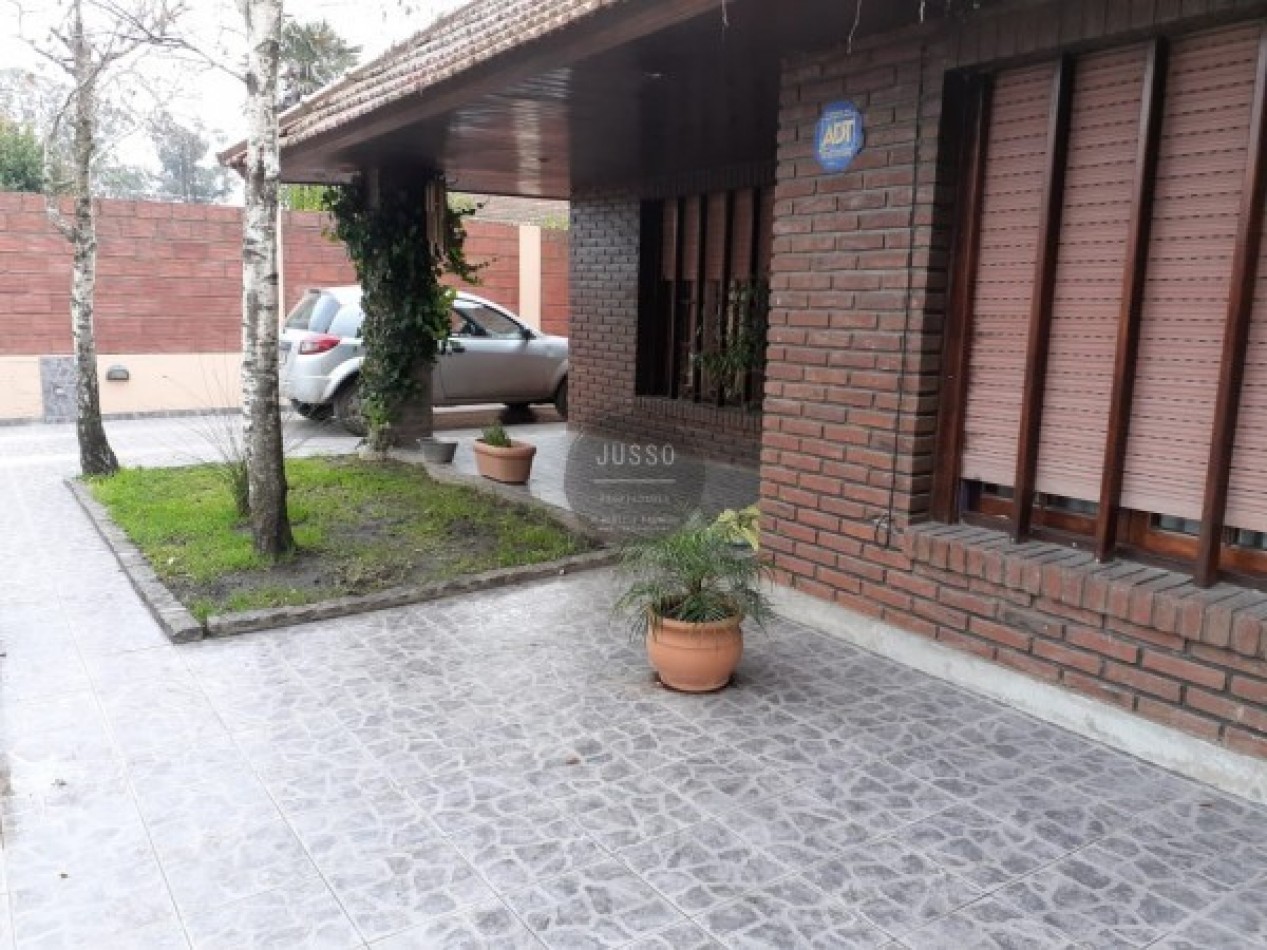 CASA 5 AMBIENTES CON PARQUE Y QUINCHO - BARRIO JARDIN PERALTA RAMOS