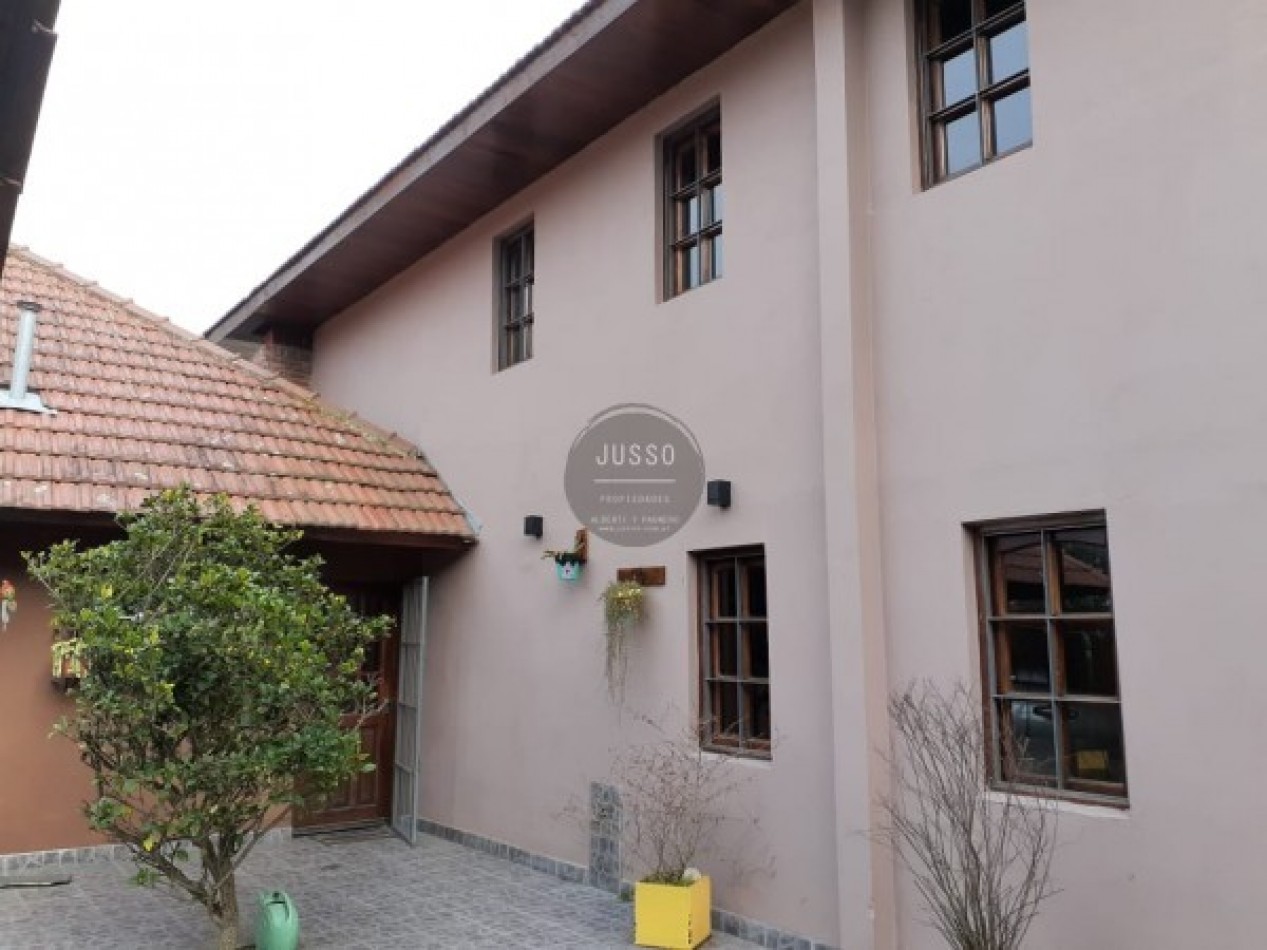 CASA 5 AMBIENTES CON PARQUE Y QUINCHO - BARRIO JARDIN PERALTA RAMOS