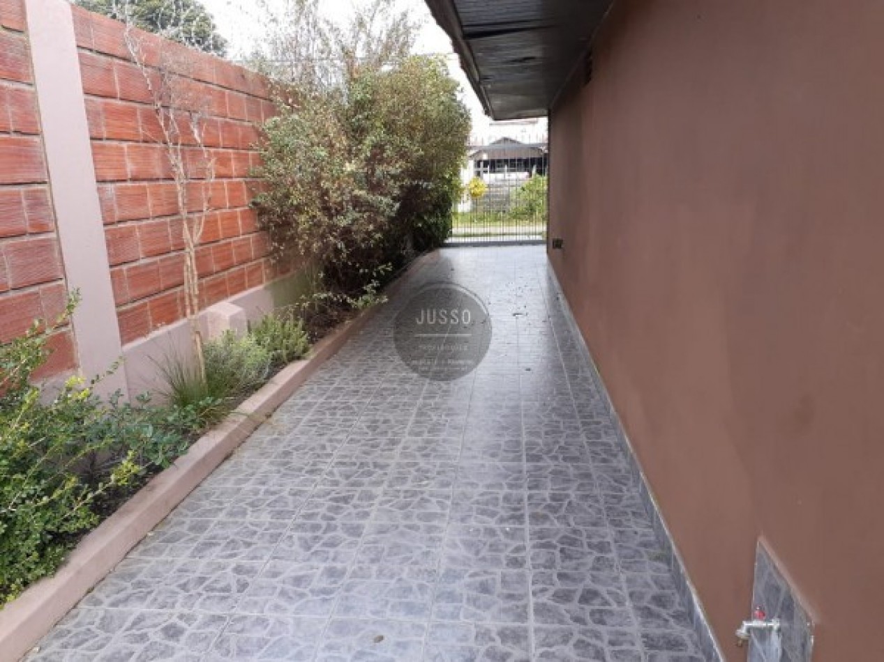 CASA 5 AMBIENTES CON PARQUE Y QUINCHO - BARRIO JARDIN PERALTA RAMOS