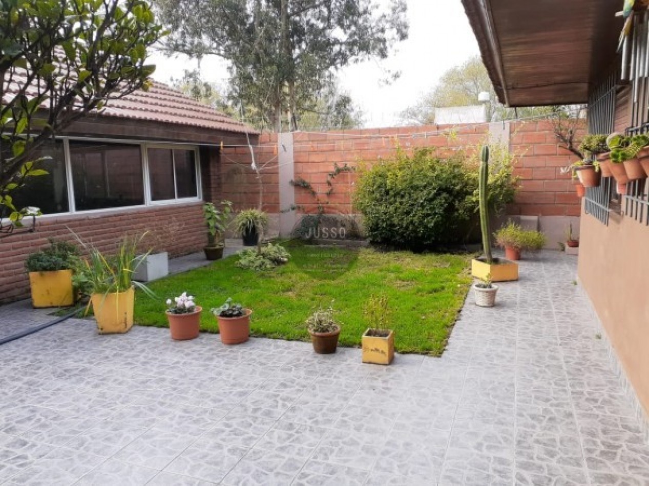 CASA 5 AMBIENTES CON PARQUE Y QUINCHO - BARRIO JARDIN PERALTA RAMOS