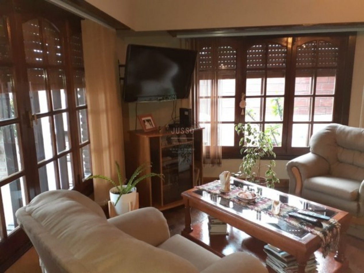CASA 5 AMBIENTES CON PARQUE Y QUINCHO - BARRIO JARDIN PERALTA RAMOS