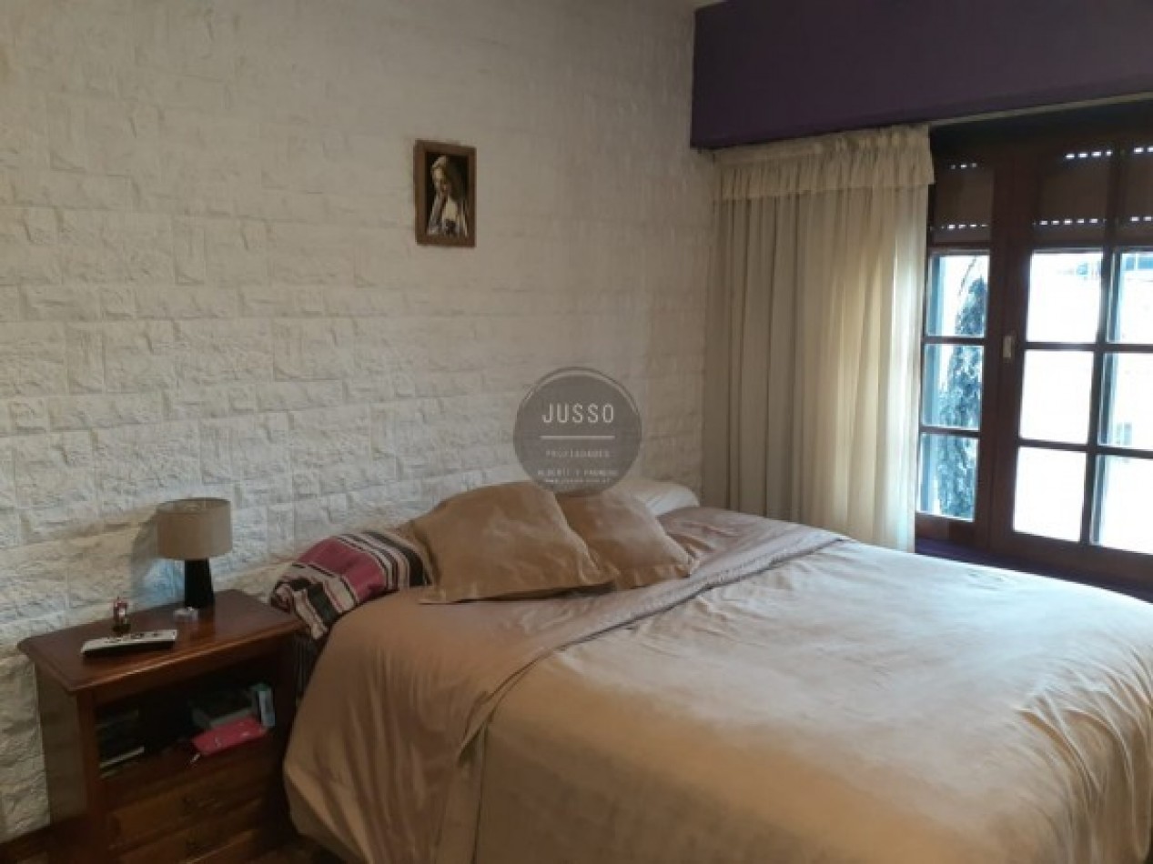 CASA 5 AMBIENTES CON PARQUE Y QUINCHO - BARRIO JARDIN PERALTA RAMOS