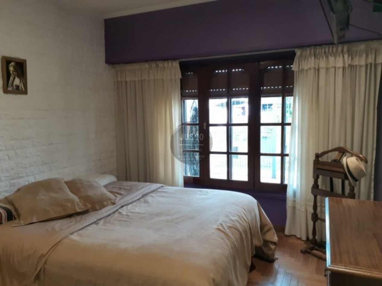 CASA 5 AMBIENTES CON PARQUE Y QUINCHO - BARRIO JARDIN PERALTA RAMOS