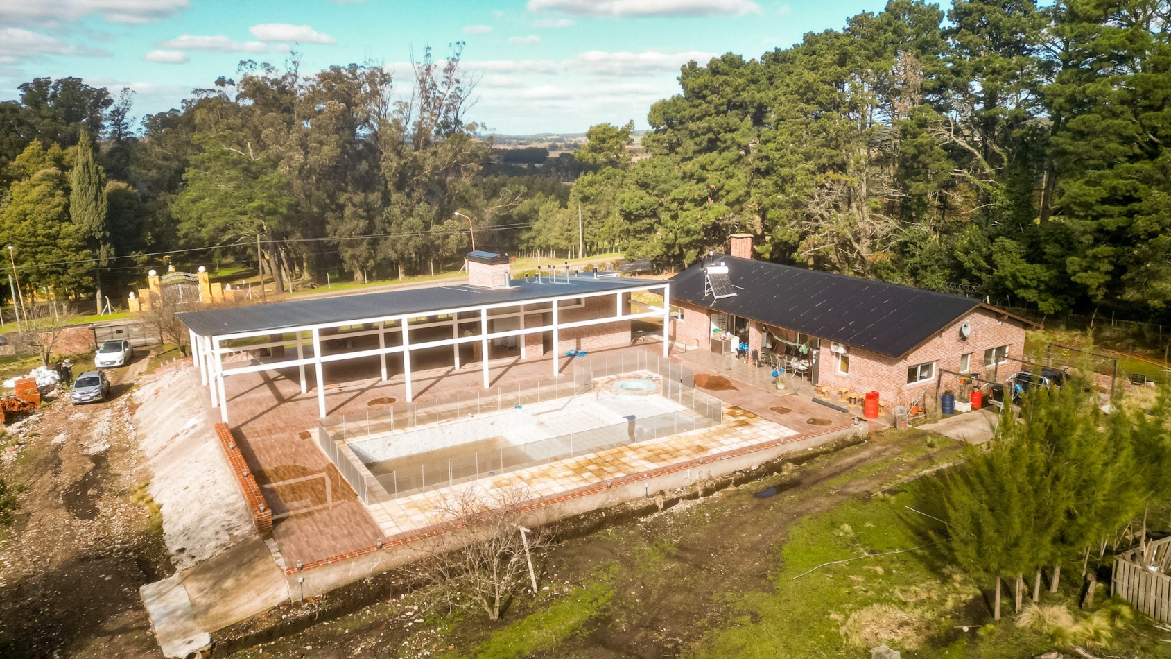 Casa quinta + Salon de Fiestas - una hectarea en Sierra de los Padres