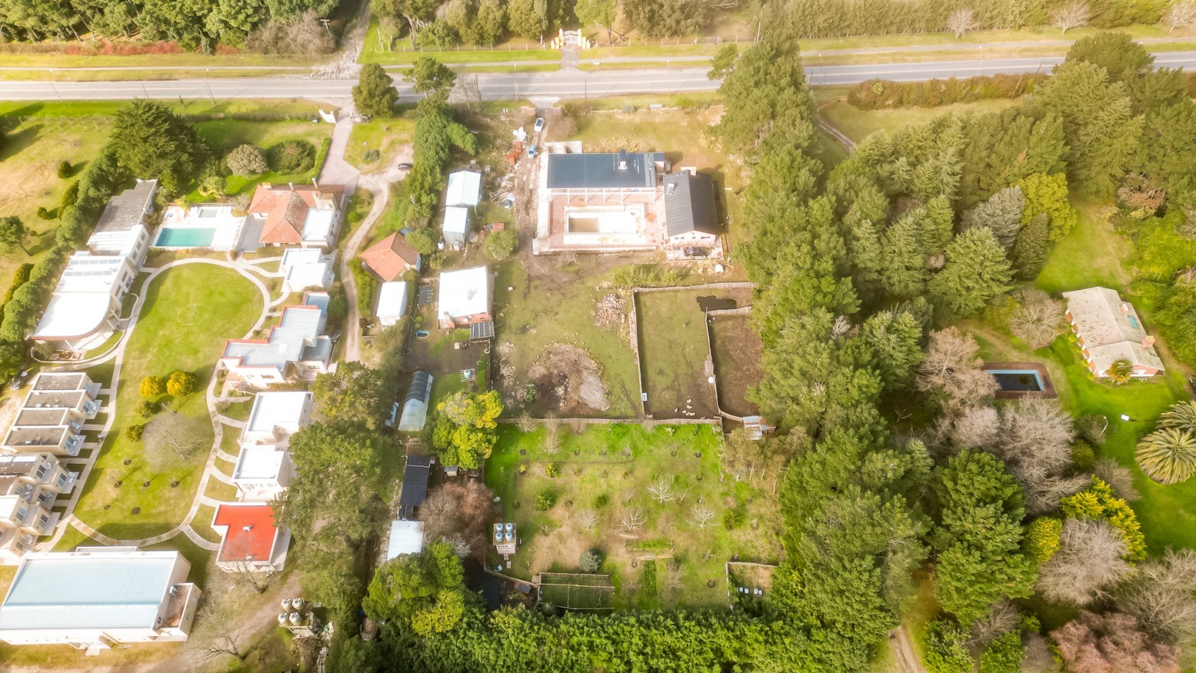 Casa quinta + Salon de Fiestas - una hectarea en Sierra de los Padres