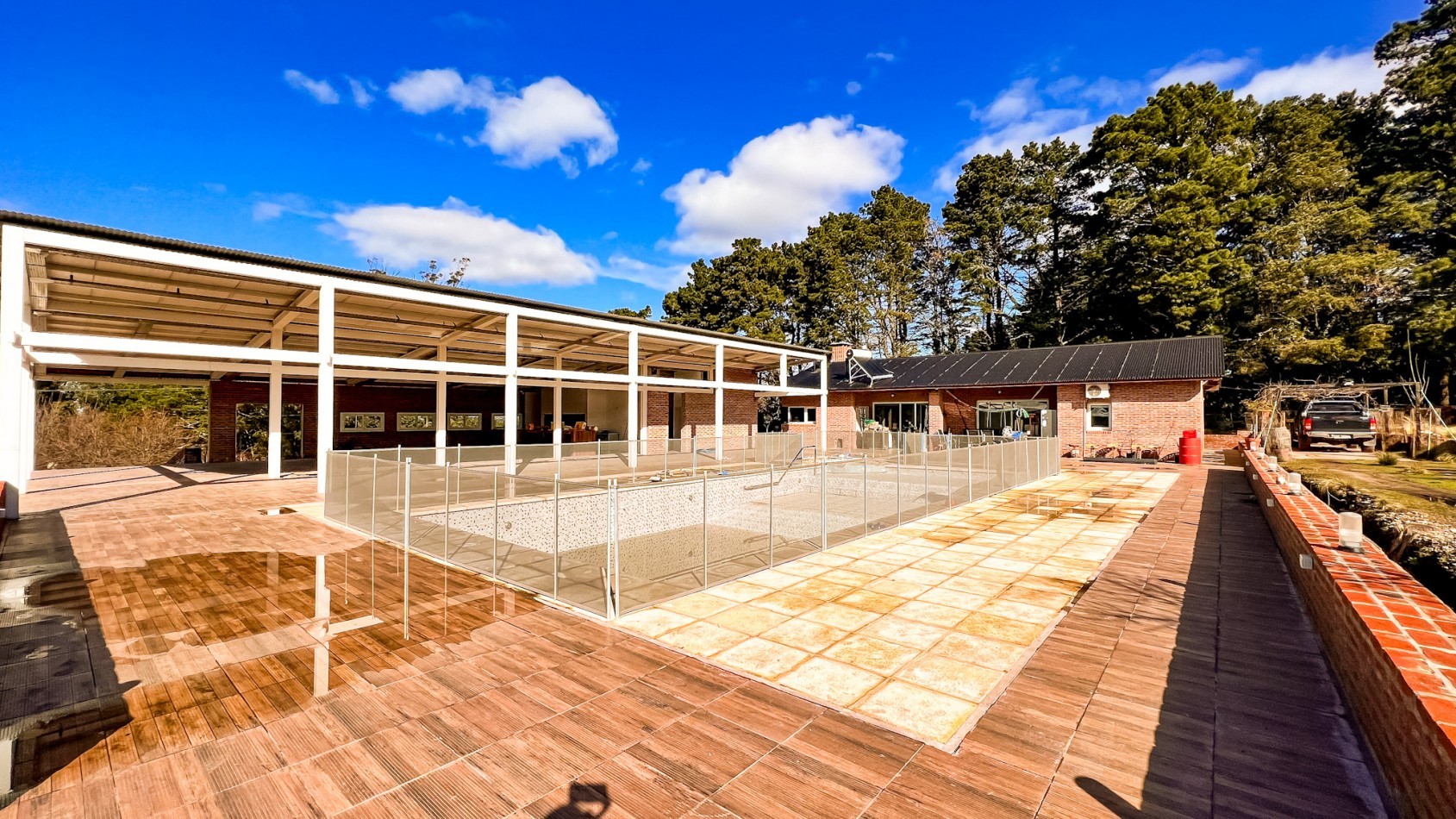 Casa quinta + Salon de Fiestas - una hectarea en Sierra de los Padres