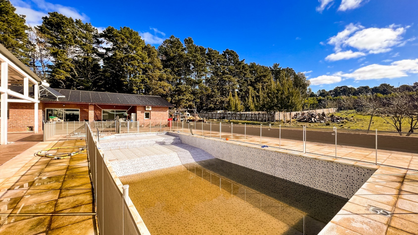 Casa quinta + Salon de Fiestas - una hectarea en Sierra de los Padres