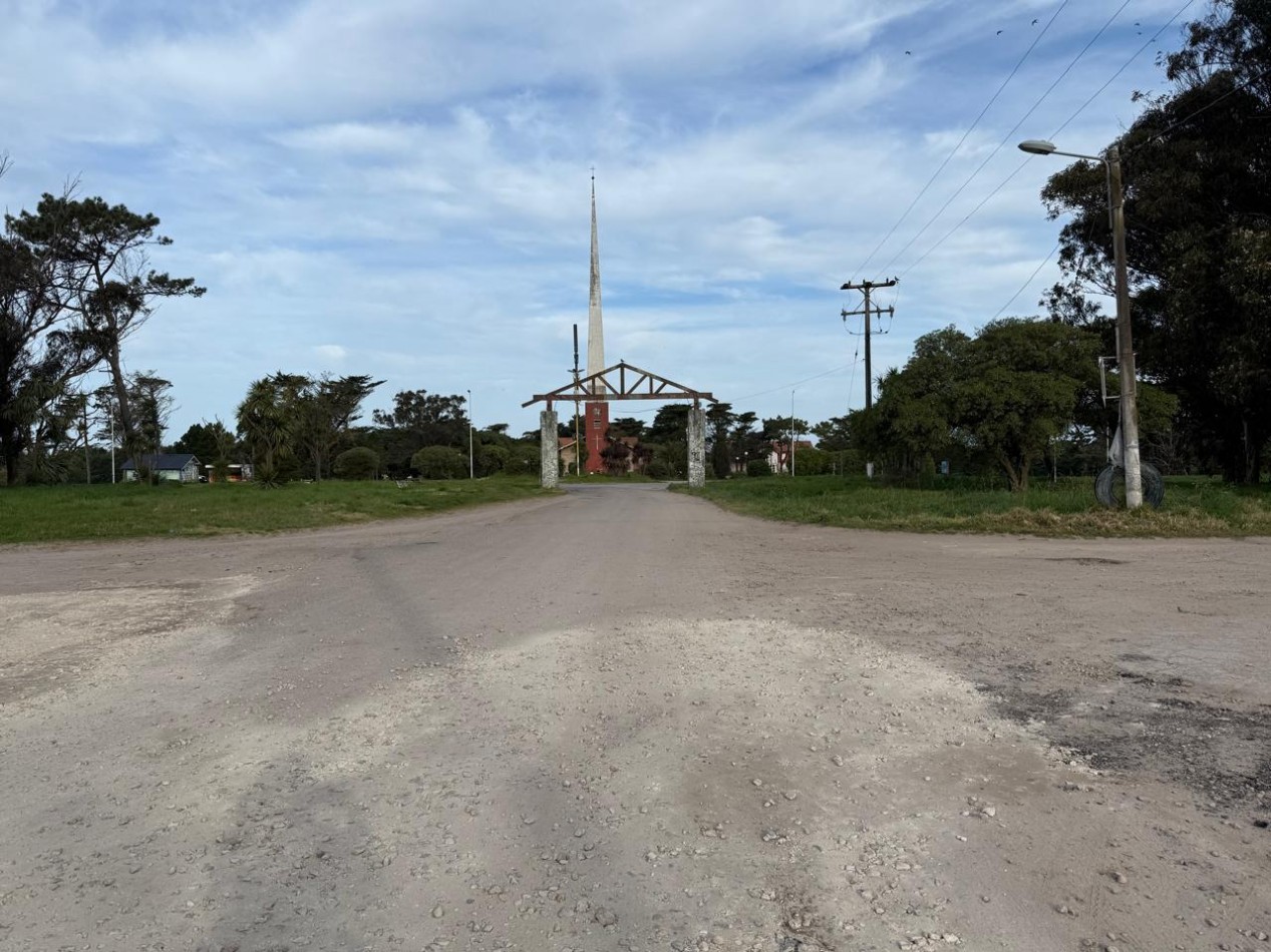 PH EN SAN EDUARDO DE CHAPADMALAL ESTADO ORIGINAL CON COCHERA Y BALCON AL FRENTE 