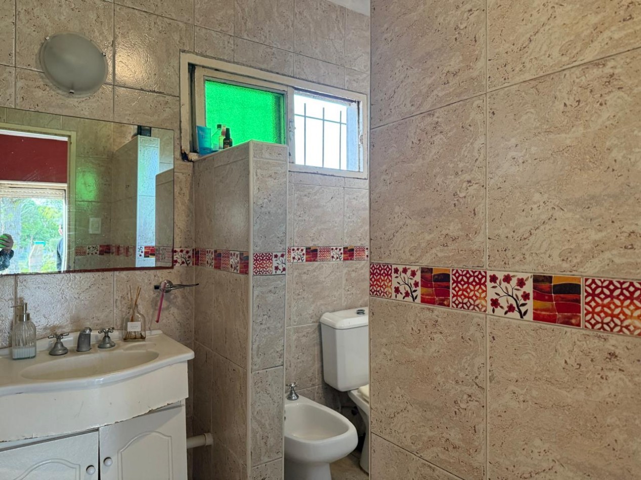 PH EN SAN EDUARDO DE CHAPADMALAL ESTADO ORIGINAL CON COCHERA Y BALCON AL FRENTE 