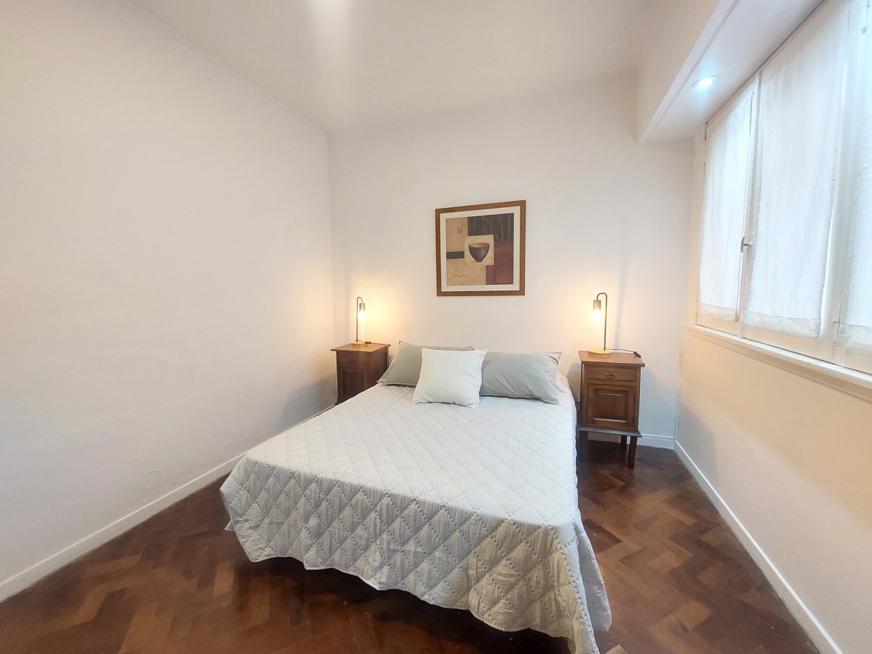 Depto. temporario de dos ambientes con patio para 2 personas. Varese.