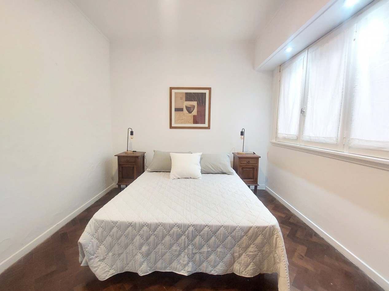 Depto. temporario de dos ambientes con patio para 2 personas. Varese.