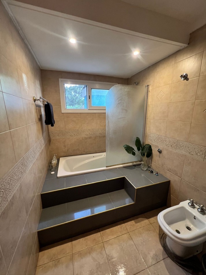 ALQUILER CASA A 150 METROS DEL MAR-