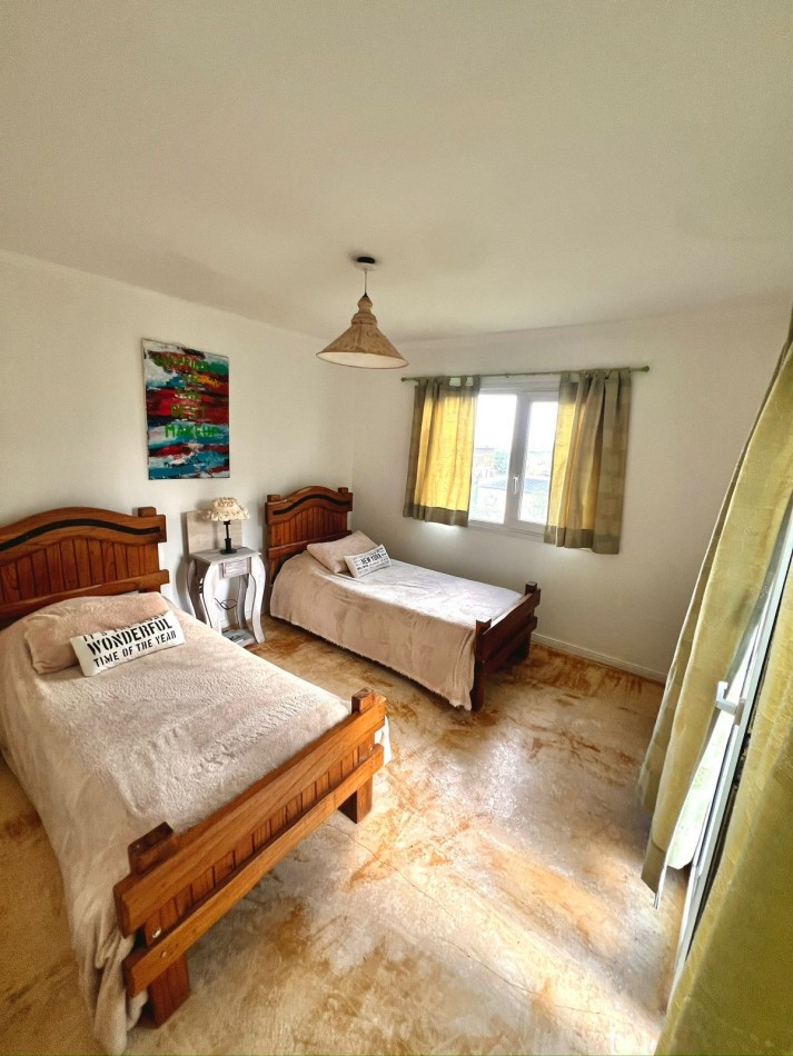ALQUILER CASA A 150 METROS DEL MAR-