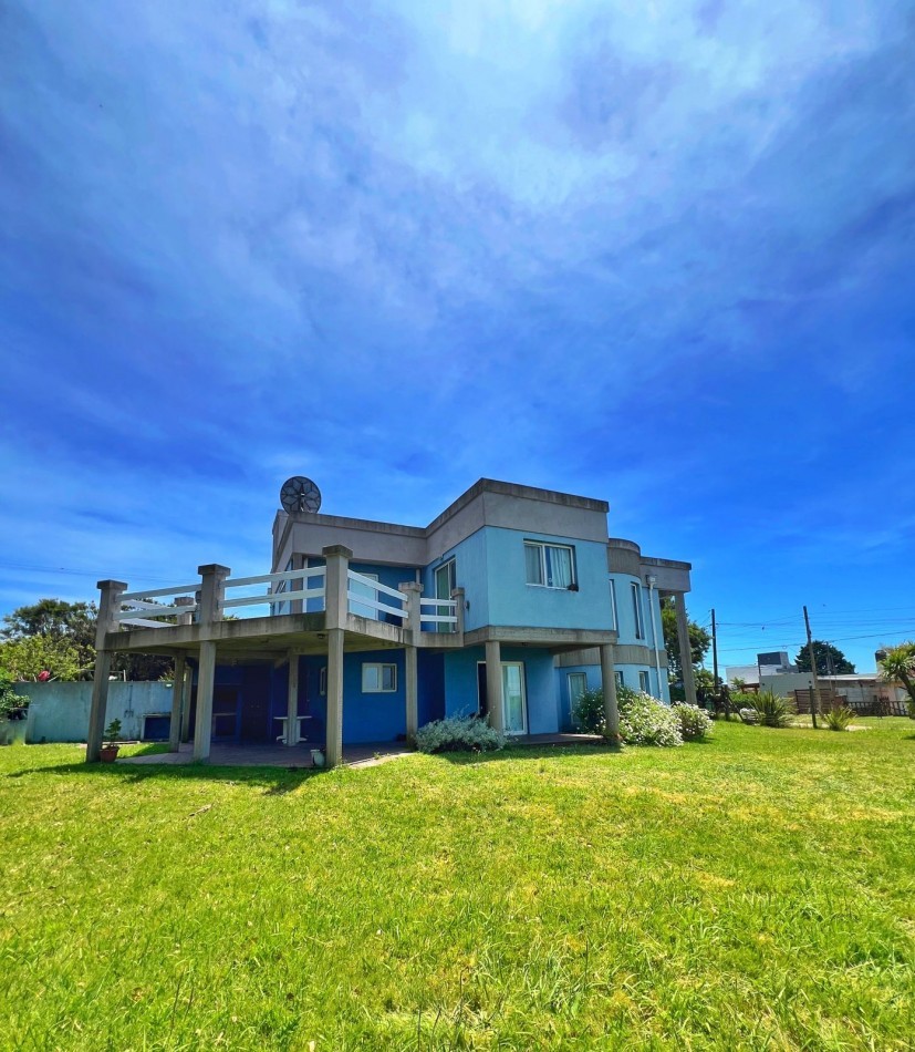 ALQUILER CASA A 150 METROS DEL MAR-