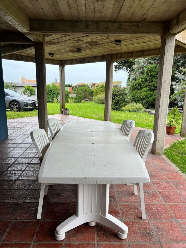 ALQUILER CASA A 150 METROS DEL MAR-