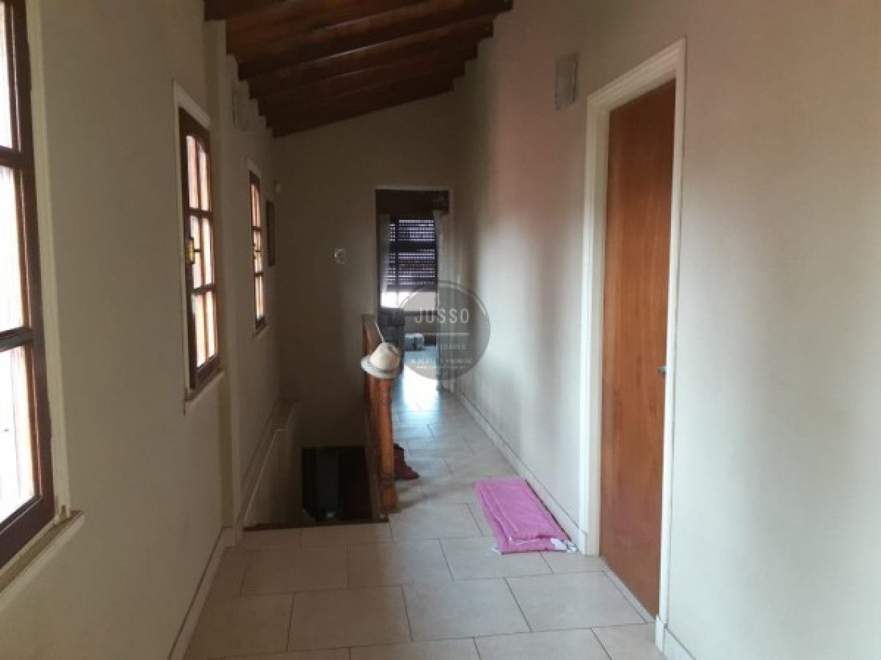 CASA 5 AMBIENTES CON PARQUE Y QUINCHO - BARRIO JARDIN PERALTA RAMOS-APTA CREDITO