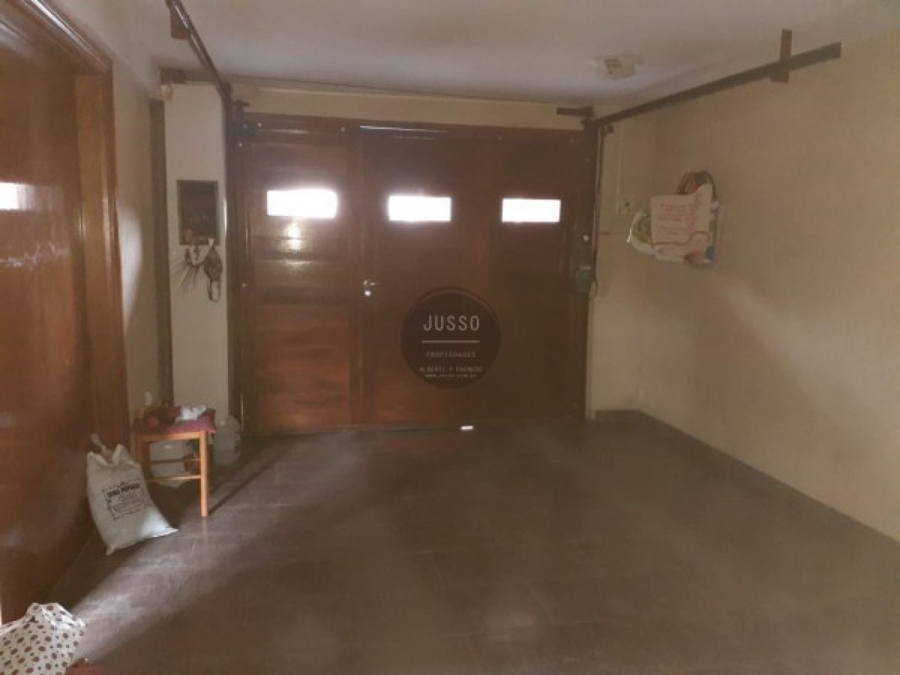 CASA 5 AMBIENTES CON PARQUE Y QUINCHO - BARRIO JARDIN PERALTA RAMOS-APTA CREDITO