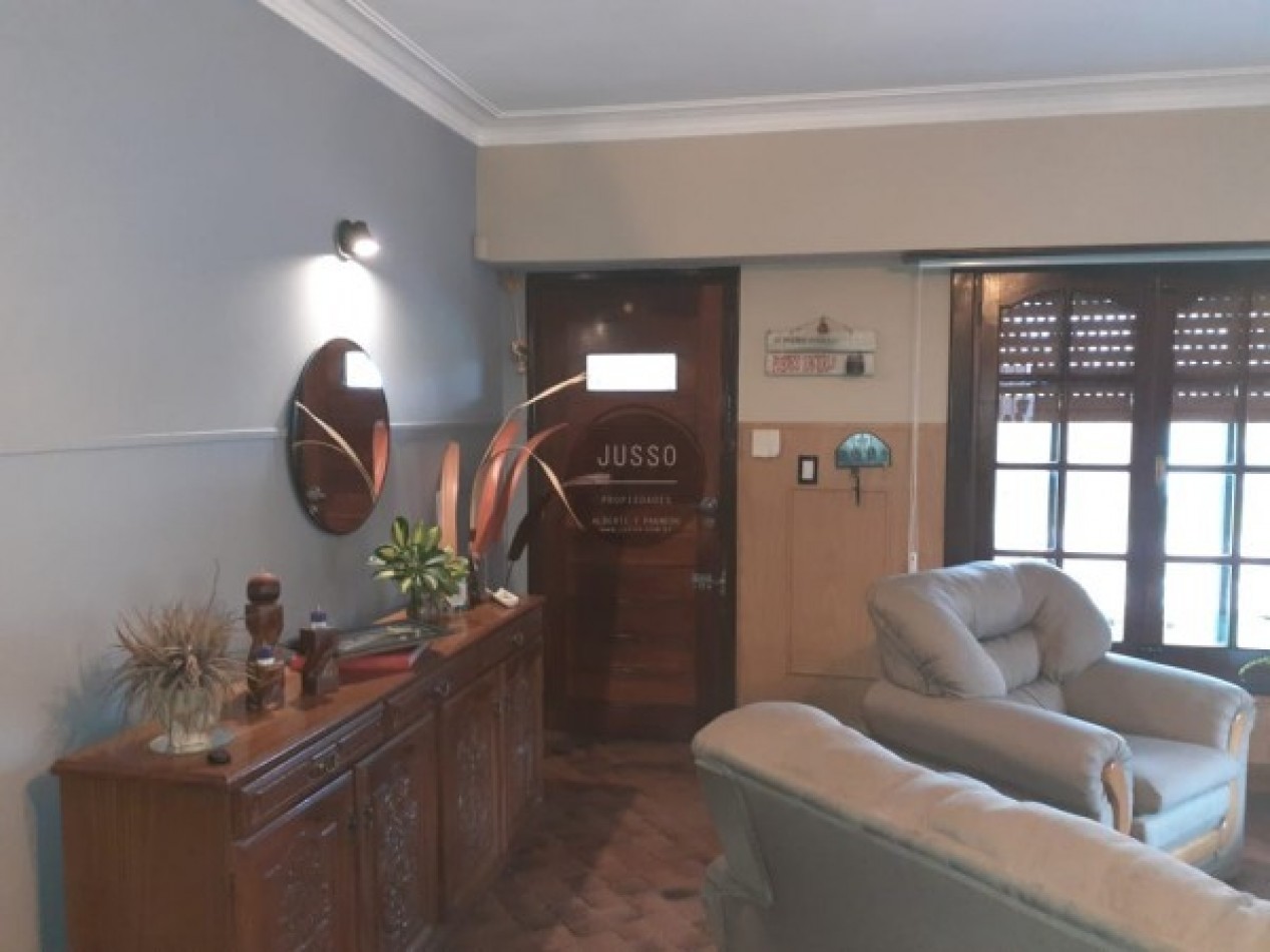 CASA 5 AMBIENTES CON PARQUE Y QUINCHO - BARRIO JARDIN PERALTA RAMOS-APTA CREDITO