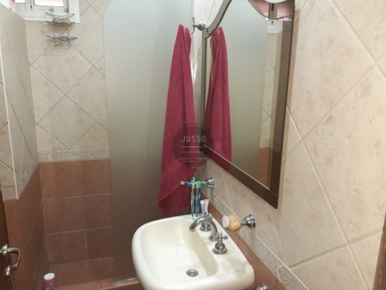 CASA 5 AMBIENTES CON PARQUE Y QUINCHO - BARRIO JARDIN PERALTA RAMOS-APTA CREDITO