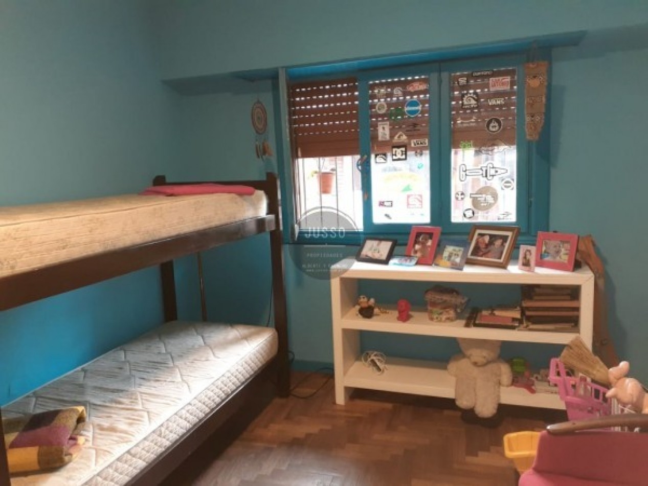 CASA 5 AMBIENTES CON PARQUE Y QUINCHO - BARRIO JARDIN PERALTA RAMOS-APTA CREDITO