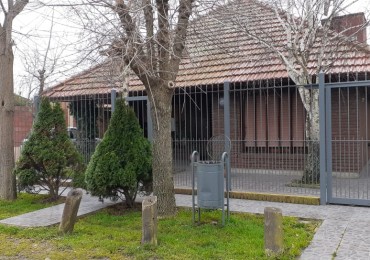 CASA 5 AMBIENTES CON PARQUE Y QUINCHO - BARRIO JARDIN PERALTA RAMOS-APTA CREDITO
