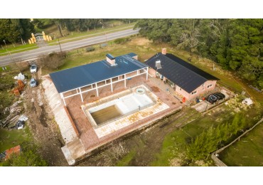 Casa quinta + Salon de Fiestas - una hectarea en Sierra de los Padres