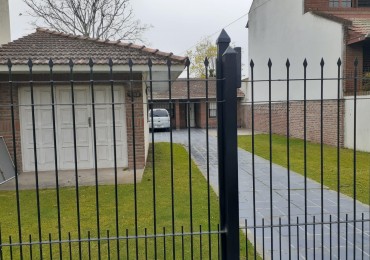 VENTA CASA 6 AMBIENTES -CAISAMAR -APTA 2 FAMILIAS