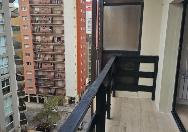 Venta Departamento 3 ambientes con balcon a la calle, la Perla