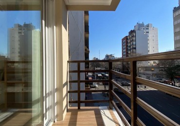 Venta Departamento 3 ambientes con balcon a la calle y cochera