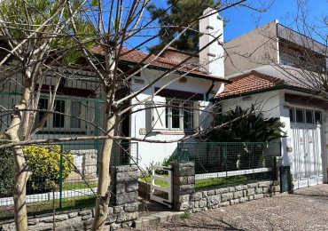 CASA 4 AMBIENTES GARAGE PARQUE APTO COMERCIAL ZONA ALDREY 