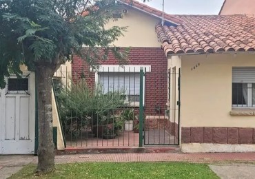 VENTA! CASA DE 3 AMB. GARAGE PARA 2 AUTOS. FORTUNATO DE LA PLAZA