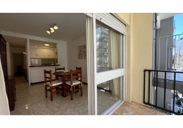 Venta Departamento 2 ambientes con balcon a la calle, amoblado