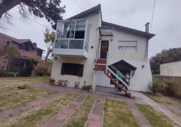 Venta Casa tipo PH 4 ambientes planta baja barrio Caisamar con entrada para auto sin expensas