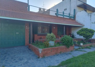 Casa 5 ambientes ,4 baños ,quincho en el barrio Faro Norte