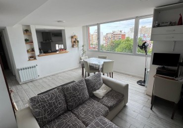 PISO DE 3 AMBIENTES CON BALCON , COCHERA CUBIERTA-MACROCENTRO