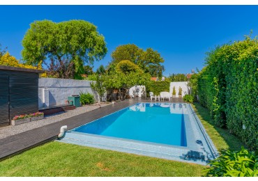 CASA 6 AMBIENTES EN EL BARRIO PARQUE LURO GRAN PARQUE CON PILETA CLIMATIZADA