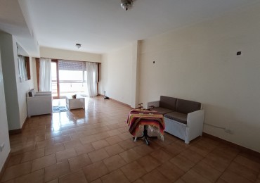 VENTA DEPARTAMENTO 4 AMBIENTES A LA CALLE CON DEPENDENCIA Y COCHERA CENTRO