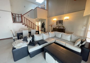 CASA 5 AMBIENTES BARRIO ZACAGNINI