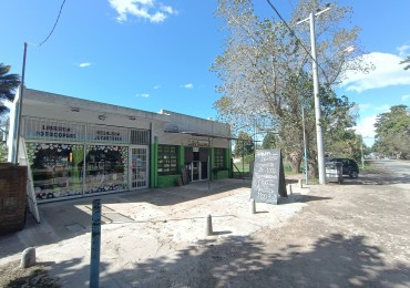 VENTA DOS LOCALES COMERCIALES SOBRE AVENIDA PRINCIPAL BARRIO FELIX CAMET