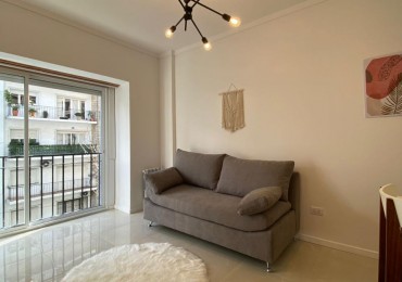Venta Departamento 3 ambientes con balcon frances, reciclado y amoblado