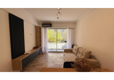 Venta Departamento 2 ambientes con balcon a la calle 