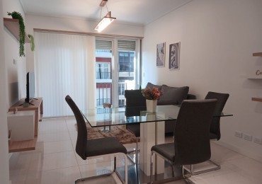 Venta Departamento 3 ambientes a la calle reciclado y amoblado, Plaza Colon 