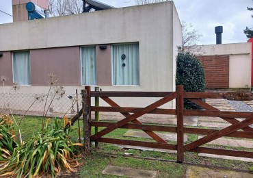 Venta casa en la Caleta, 3 ambientes, pileta, parque y parrilla