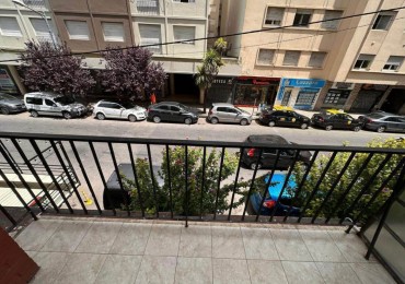 DEPARTAMENTO 3 AMBIENTES CON DEPENDENCIA A LA CALLE.