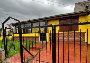 CASA 3 AMBIENTES CON COCHERA PARQUE  Y  MONOAMBIENTE PUNTA MOGOTES.