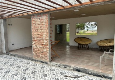 CASA 4 AMBIENTES  EN BARRIO PRIVADO COUNTRY COSTA DEL SOL.