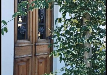 CASA DOS AMBIENTES CON PARQUE .LOS ACANTILADOS 