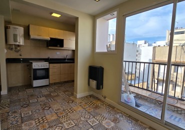 DEPARTAMENTO DOS AMBIENTES A LA CALLE RECICLADO.