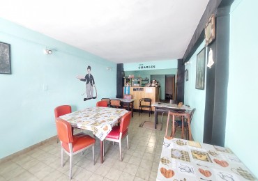 Local comercial con patio.