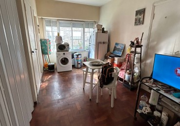 DEPARTAMENTO MONOAMBIENTE A LA CALLE .